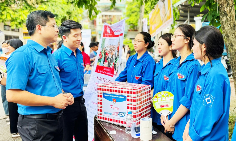  Tuổi trẻ tiếp sức mùa thi