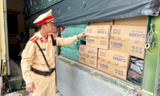 Bắc Giang: Liên tiếp phát hiện 3 xe ô tô vận chuyển hàng hóa không rõ nguồn gốc