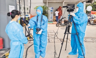 Vượt khó, tác nghiệp trong thiên tai, dịch bệnh