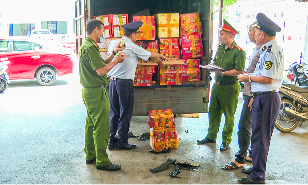 Bắc Giang: Phát hiện hơn 12.000 chiếc bánh trung thu không rõ nguồn gốc