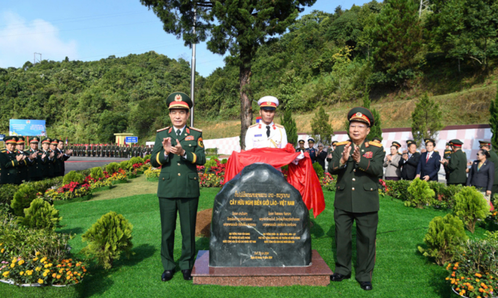  Giao lưu hữu nghị quốc phòng biên giới Việt Nam - Lào lần thứ hai thành công tốt đẹp