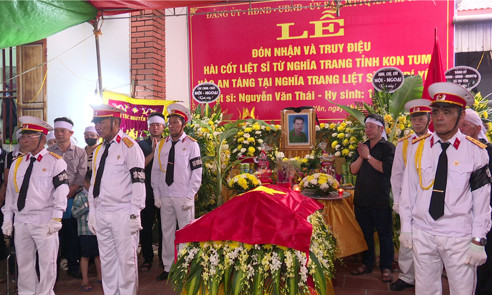 Đón nhận hài cốt liệt sĩ Nguyễn Văn Thái về quê nhà Yên Dũng