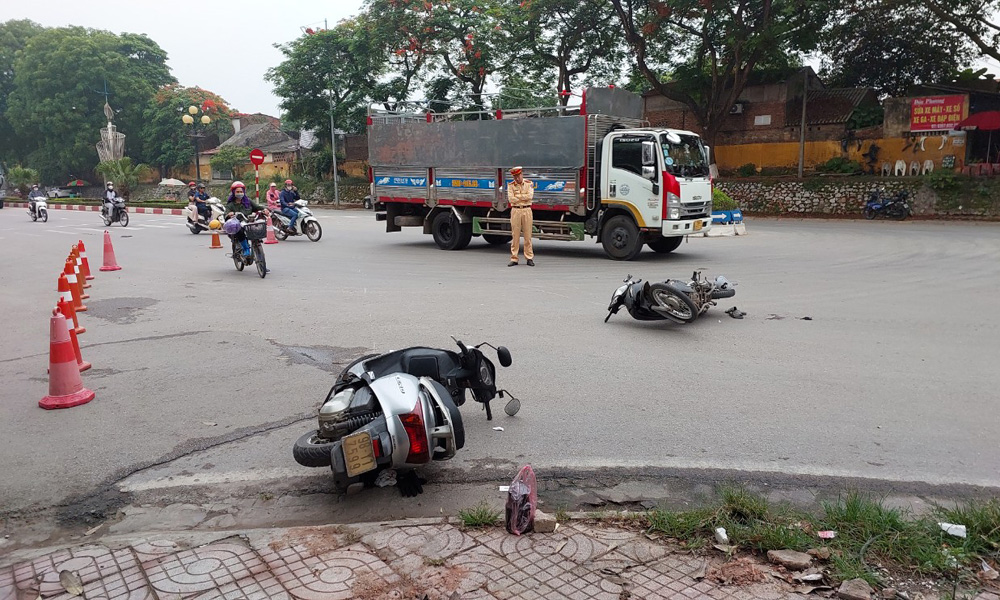 TP Bắc Giang: Hai xe máy va chạm, một người bị thương