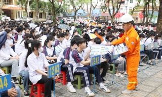 Bắc Giang tăng cường kiểm tra, xử lý vi phạm an toàn hành lang lưới điện
