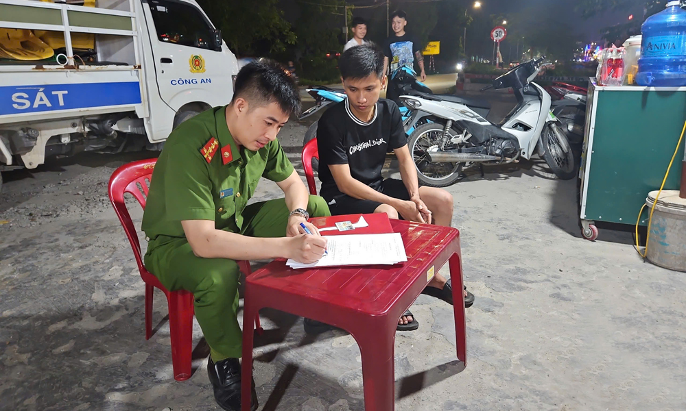  Thị xã Việt Yên mở đợt cao điểm xử lý vi phạm hành lang an toàn giao thông