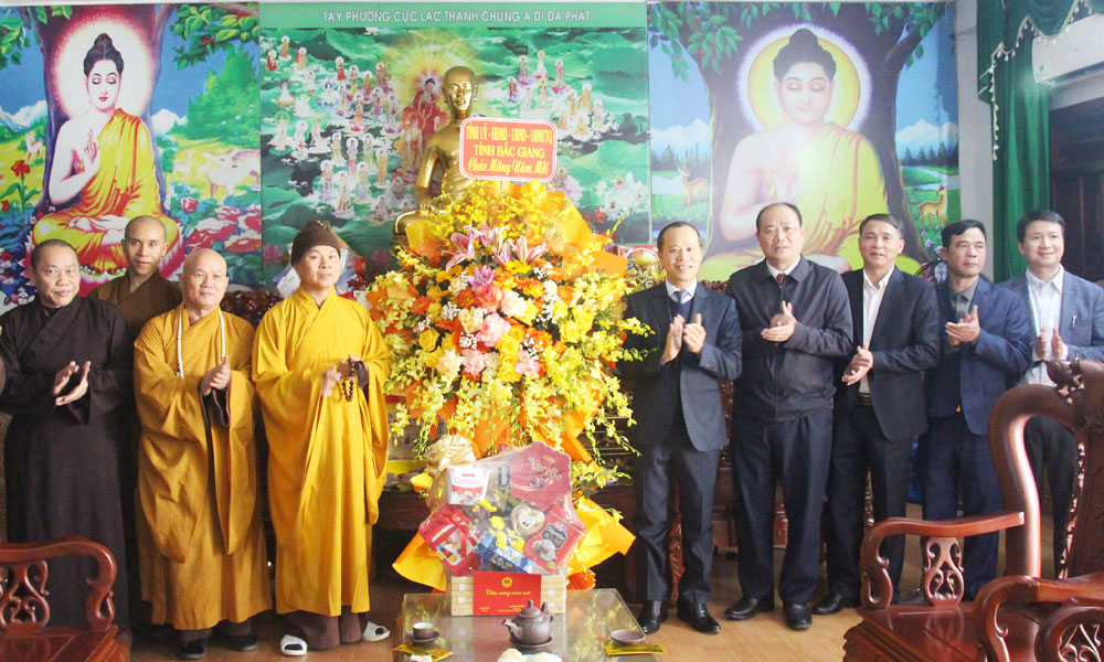  Phó Chủ tịch Thường trực UBND tỉnh Mai Sơn thăm, chúc Tết Ban Trị sự Giáo hội Phật giáo Việt Nam tỉnh Bắc Giang