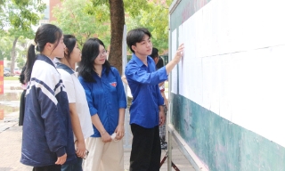 Hôm nay, gần 1,3 nghìn thí sinh thi vào lớp 10 Trường Trung học phổ thông Chuyên Bắc Giang