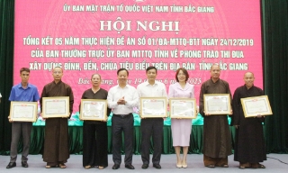 Xây dựng đình, đền, chùa tiêu biểu gắn với phát triển du lịch 
