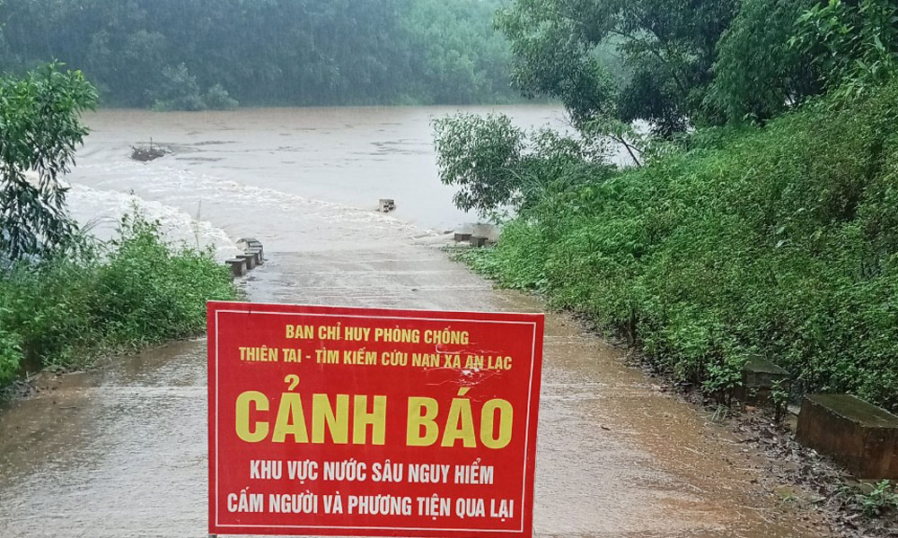 Sơn Động: Nước lũ dâng cao, nhiều khu vực bị chia cắt