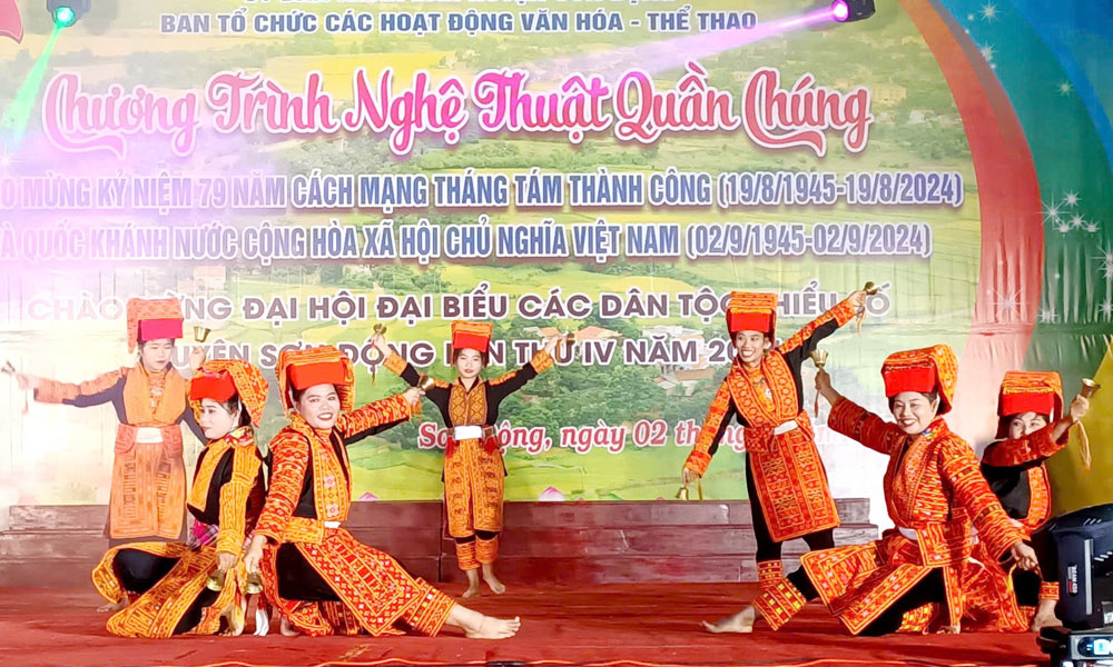 Sơn Động: Nhiều tiết mục ca, múa, nhạc đặc sắc tại chương trình nghệ thuật quần chúng