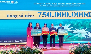 Công ty Bảo Việt Nhân thọ Bắc Giang chi trả 750 triệu đồng bảo hiểm cho khách hàng