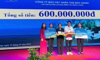 Công ty Bảo Việt Nhân thọ Bắc Giang chi trả 600 triệu đồng bảo hiểm cho khách hàng