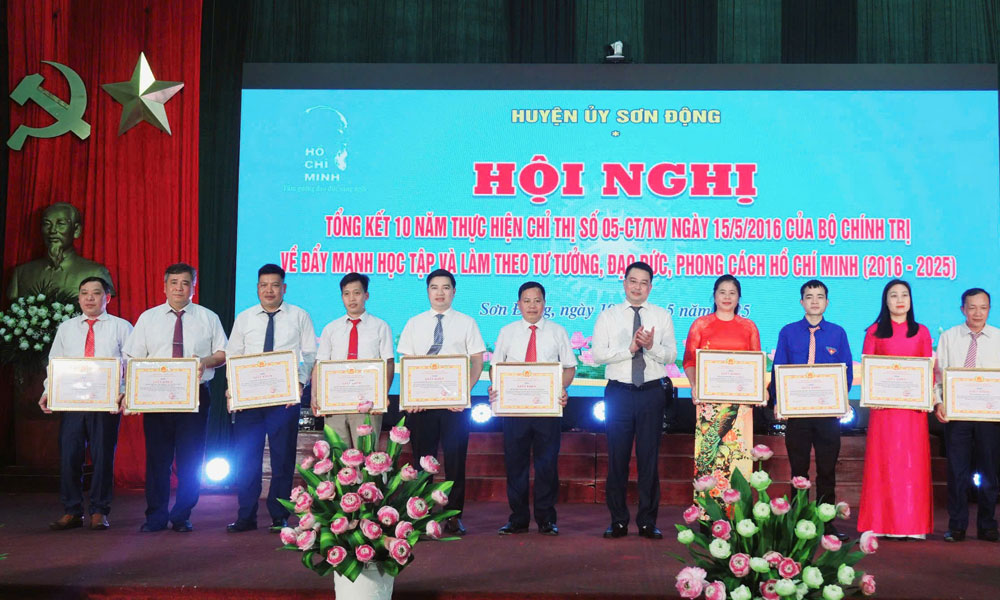  Huyện Sơn Động tổng kết 10 năm thực hiện Chỉ thị số 05 về đẩy mạnh học tập và làm theo Bác