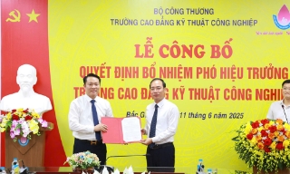 Công bố quyết định bổ nhiệm Phó Hiệu trưởng Trường Cao đẳng Kỹ thuật công nghiệp Bắc Giang