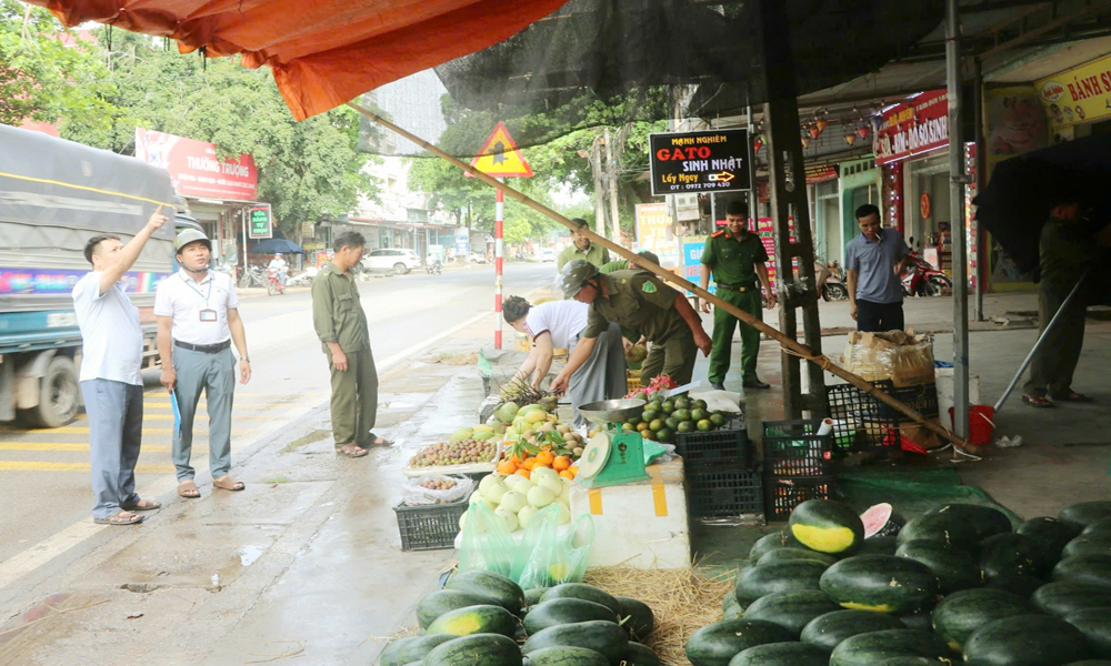  Lục Ngạn mở đợt cao điểm giải tỏa hành lang an toàn giao thông