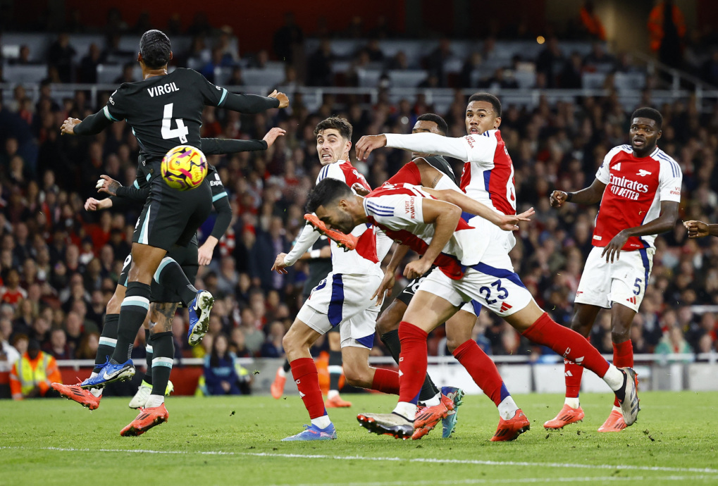  Arsenal tuột chiến thắng trước Liverpool