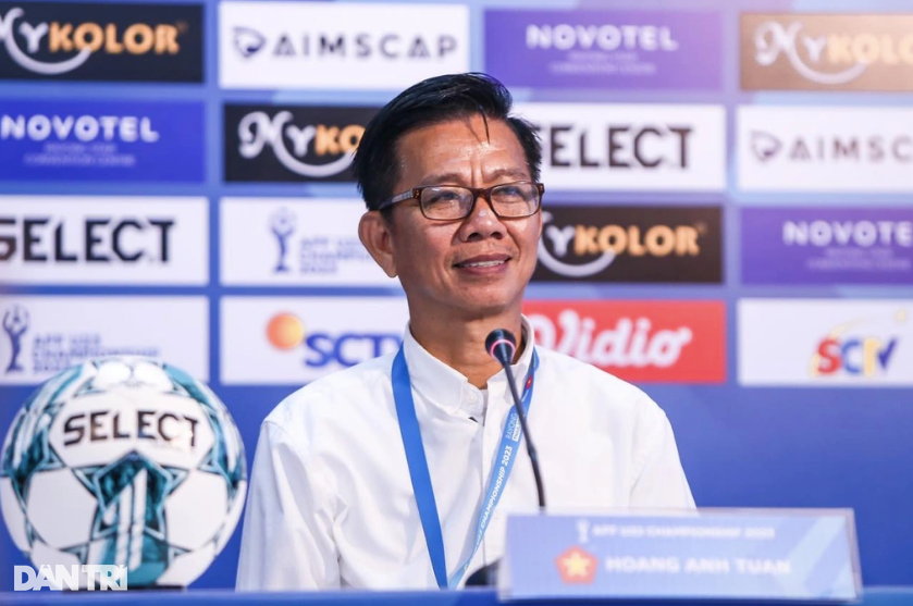 HLV Hoàng Anh Tuấn thay ông Troussier dẫn dắt U23 Việt Nam