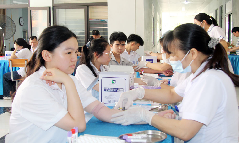  Sàng lọc bệnh tan máu bẩm sinh cho học sinh Trường Phổ thông Dân tộc nội trú Bắc Giang 
