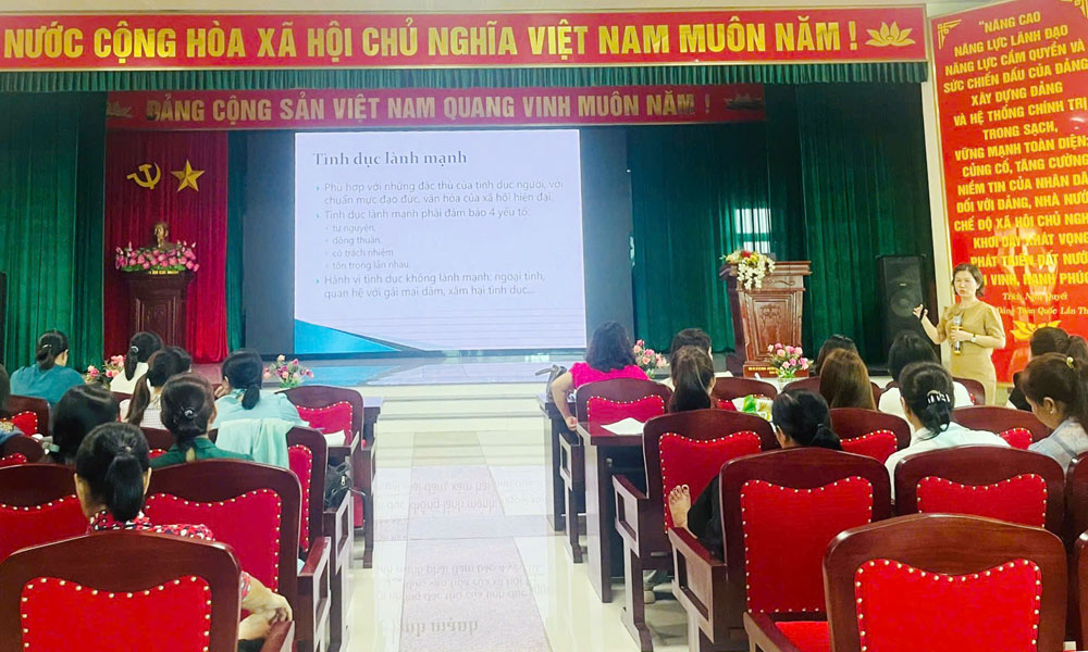  Bồi dưỡng kiến thức chăm sóc sức khỏe lứa tuổi vị thành niên, thanh niên