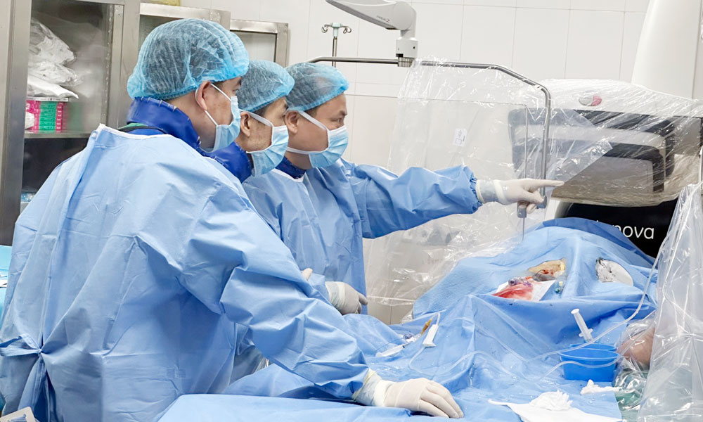 Bệnh viện Đa khoa tỉnh Bắc Giang được chuyển giao kỹ thuật can thiệp mạch máu não