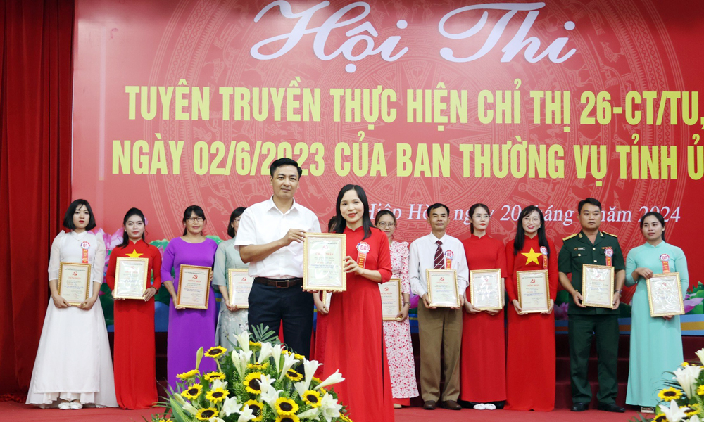 Hiệp Hòa: Thí sinh Tạ Thị Thu Phương giành giải Nhất cuộc thi tuyên truyền Chỉ thị 26