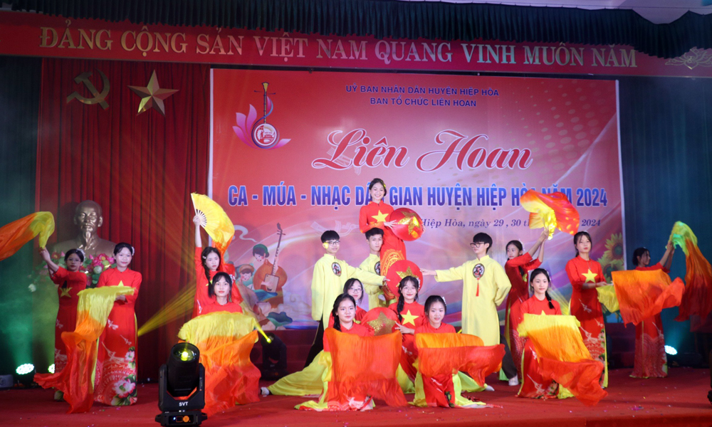 Hiệp Hòa tổ chức Liên hoan ca - múa - nhạc dân gian 