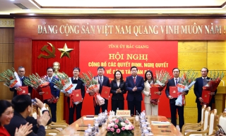 Thường trực Tỉnh ủy Bắc Giang công bố quyết định, nghị quyết về công tác cán bộ