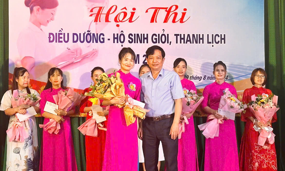 Tân Yên tổ chức hội thi "Điều dưỡng, hộ sinh giỏi, thanh lịch"