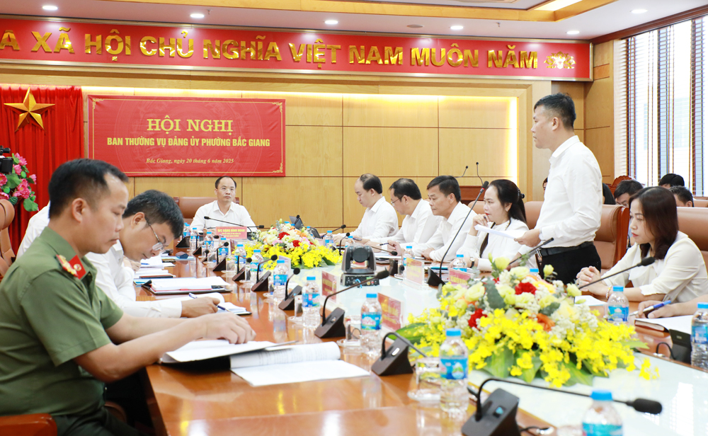  Chủ tịch UBND tỉnh Bắc Giang chỉ đạo về việc triển khai công tác vận hành tổ chức bộ máy chính quyền địa phương hai cấp