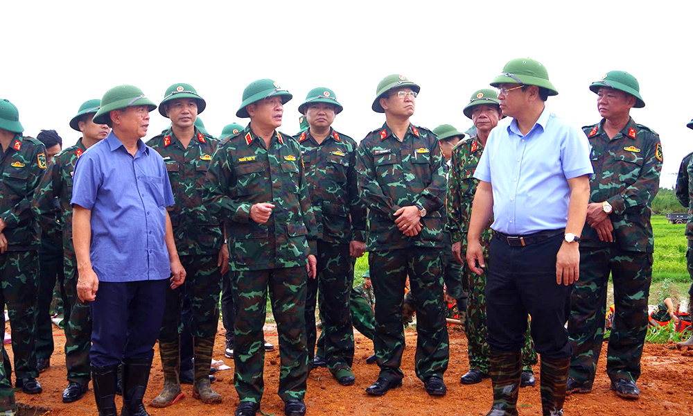 Đoàn công tác của Bộ Quốc phòng kiểm tra công tác khắc phục hậu quả sau bão tại Bắc Giang