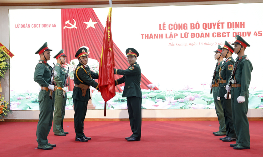  Công bố Quyết định thành lập Lữ đoàn Công binh công trình dự bi động viên 45