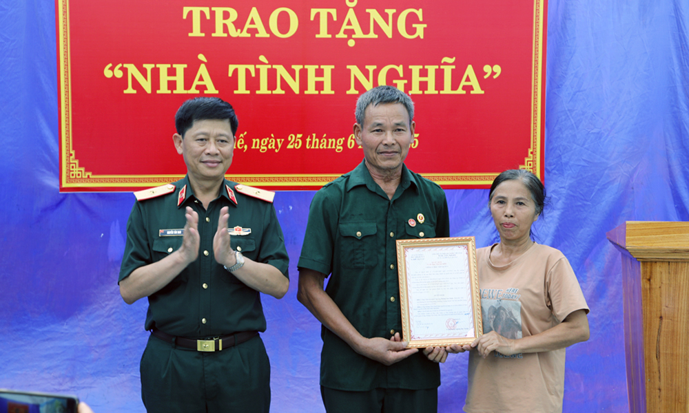  Học viện Quân y trao tặng nhà tại huyện Yên Thế