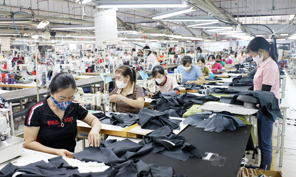  Bắc Giang: Doanh nghiệp may chi thưởng lớn để tuyển lao động