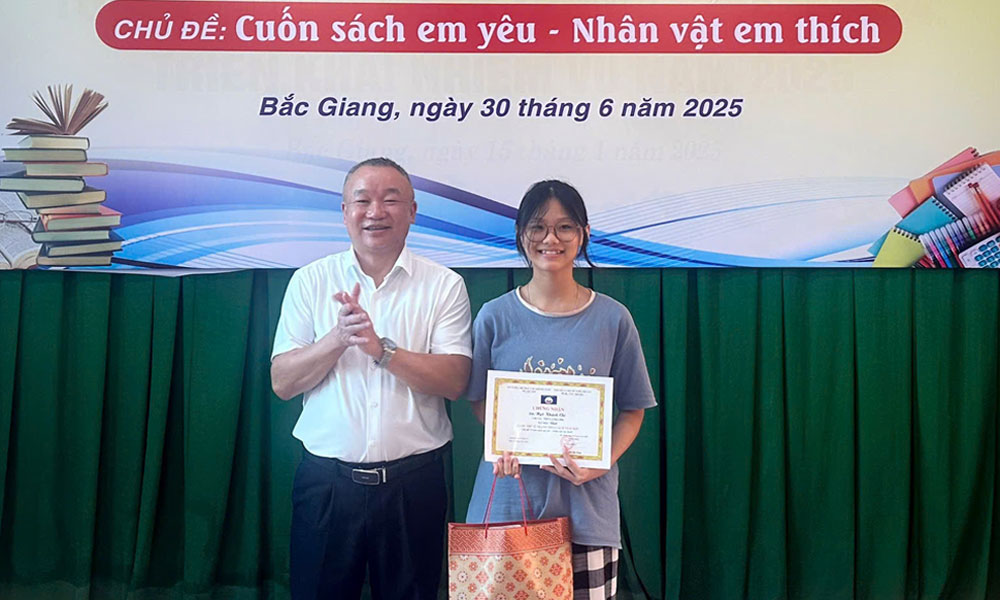  Bắc Giang tổ chức vẽ tranh theo sách