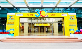 Thêm một đại học xử lý sinh viên vô lễ với cựu chiến binh đi xem diễu binh 30/4
