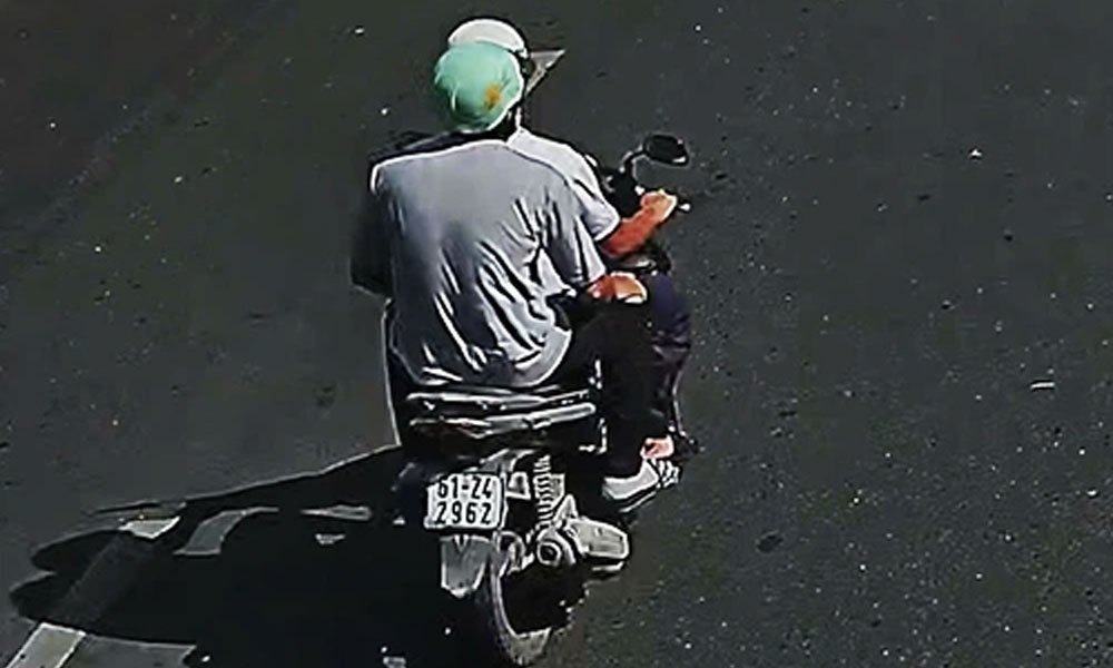  Chiếc găng tay dính máu khiến 2 kẻ cướp tiệm vàng ở Thành phố Hồ Chí Minh lộ diện