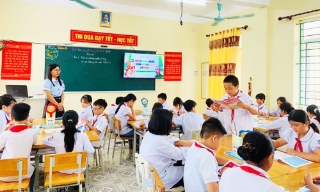 Trường học có bị sáp nhập sau khi bỏ cấp huyện?