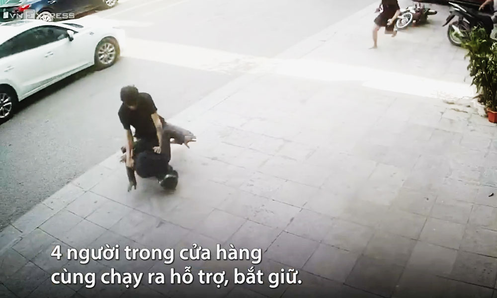  Chủ xe phục kích tóm gọn tên trộm