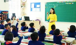 Nhiều tin vui liên tiếp đến với giáo viên, lương được xếp cao nhất