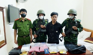 Bắt đối tượng vận chuyển 3kg và 40.000 viên ma túy tổng hợp