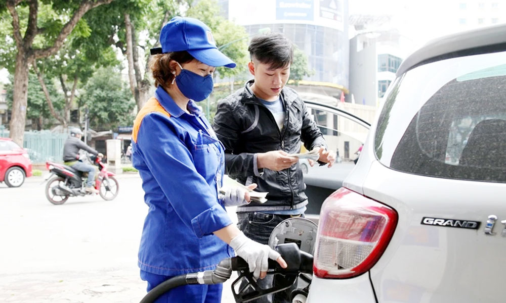  Hai mặt hàng xăng cùng giảm nhẹ, mặt hàng RON95-III về ngưỡng 19.500 đồng