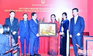 Thủ tướng Phạm Minh Chính và Phu nhân gặp gỡ cộng đồng người Việt Nam tại Malaysia