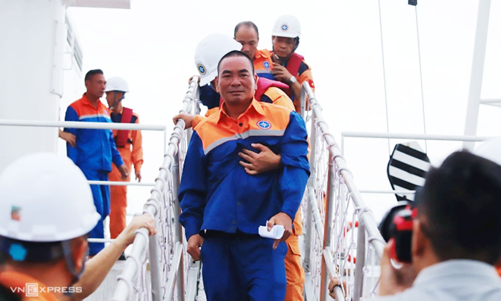  Phút sinh tử của thuyền viên tàu chở than