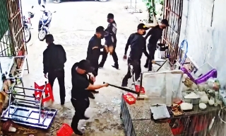 Bắt nhóm người xông vào đập phá quán phở ở Đắk Lắk