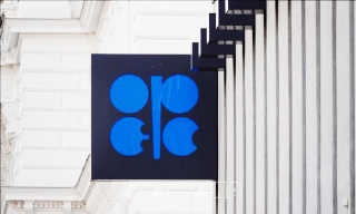 OPEC+ bất ngờ đổi lịch họp quyết định mức sản lượng dầu 