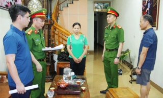 Ba người bị khởi tố vì bán 350 tấn giá đỗ ngâm nước kẹo