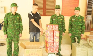 Bắt giữ 8 đối tượng vận chuyển gần 400kg pháo nổ nhập lậu