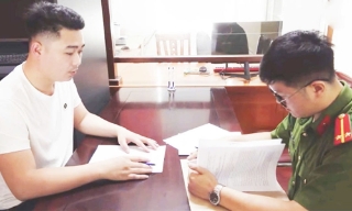 Tạm giữ đối tượng tát nữ nhân viên y tế ở tỉnh Nghệ An 