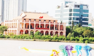 Từ bến Nhà Rồng, tên Người sáng mãi