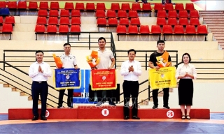 Hà Nội nhất toàn đoàn Giải vô địch các lứa tuổi trẻ Vật cổ điển, Vật tự do quốc gia